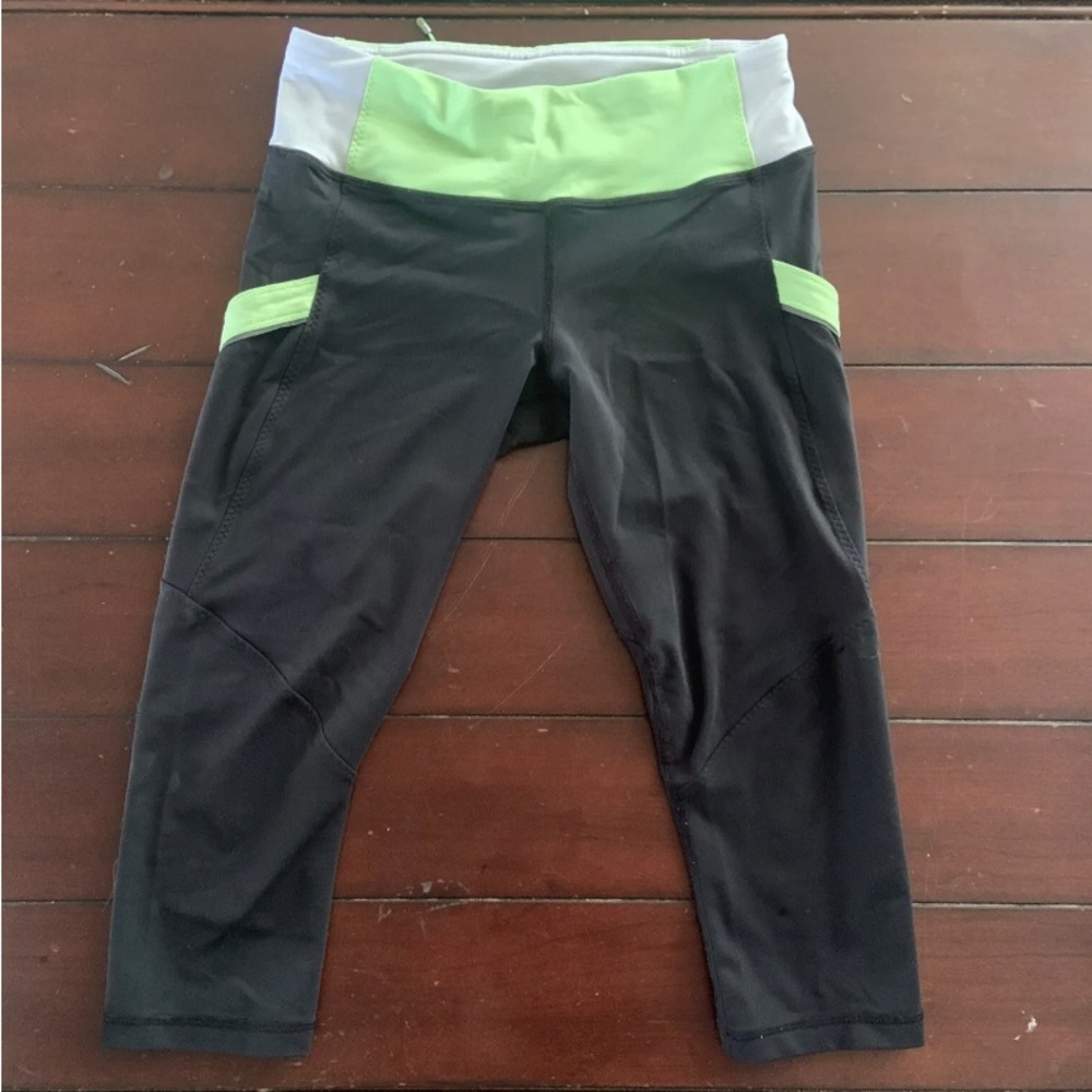 Lululemon Run Top Speed Crop Black Green Side Pockets Sz 4 Leggings